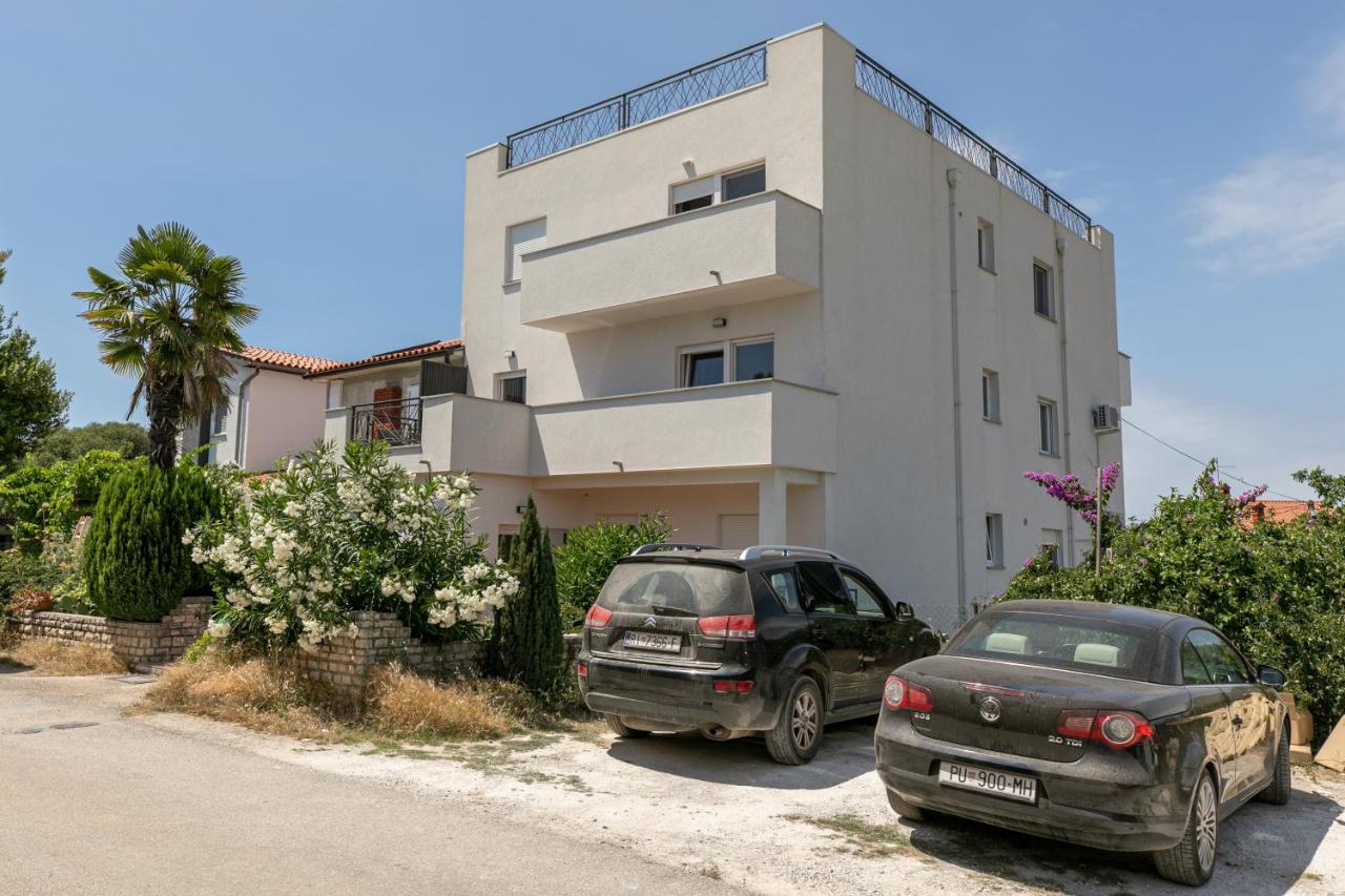 Apartments Korana Pula Exterior photo