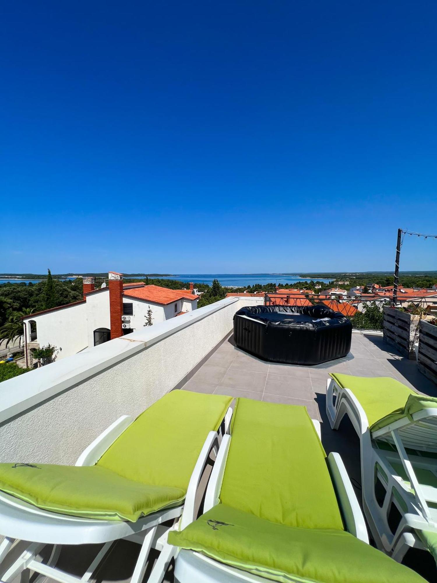 Apartments Korana Pula Exterior photo
